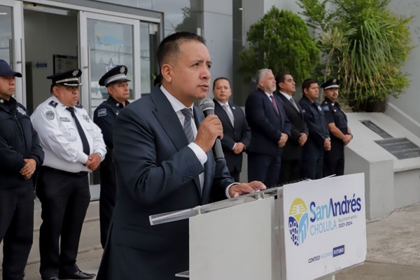 Mundo Tlatehui aumenta el salario de Policías y asciende a 37 elementos de la Policía de San Andrés Cholula