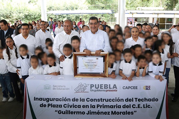 Otorga Gobierno de Puebla mejora en infraestructura a los 33 centros escolares