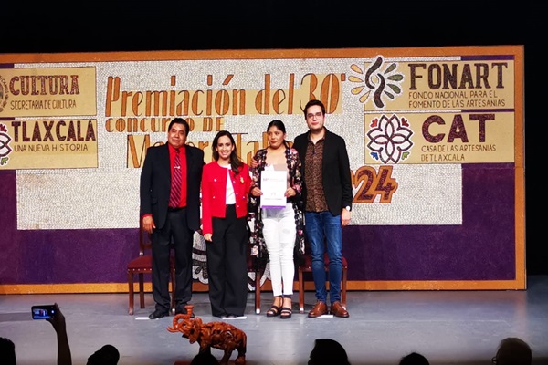 Premian a ganadores del XXX Concurso Estatal de Madera Tallada 2024 en Tlaxcala