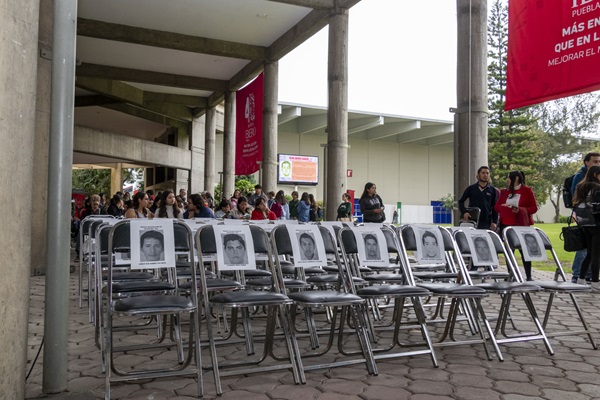 Recuerdan a los 43 estudiantes de Ayotzinapa