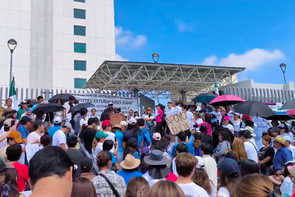 Estudiantes de derecho amagan con tomar calles de Puebla como en 2020 para frenar reforma al Poder Judicial