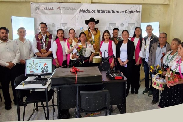 Abre gobiernode Puebla estatal Módulos Interculturales Digitales para los pueblos nahua y ngiva