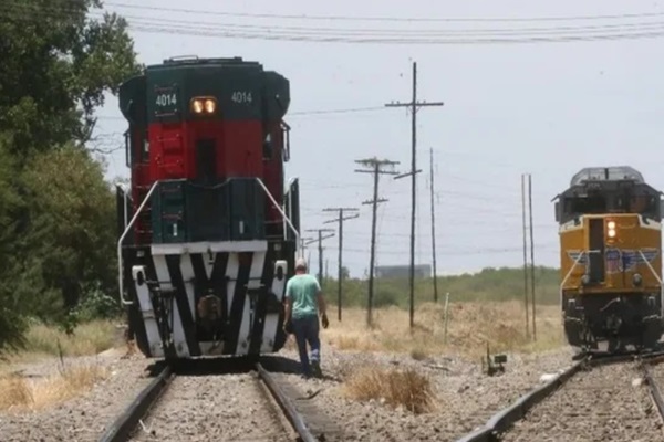 Bloque al tren México-Veracruz en Chapulco ha generado pérdidas de 700mdp