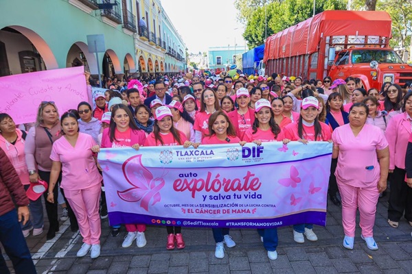 Caminan las mujeres de Tlaxcala para concientizar sobre el cáncer de mama