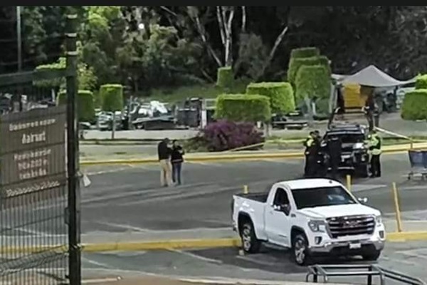 Ejecutado en estacionamiento de Walmart Las Ánimas era vendedor de autos, revela FGE Puebla