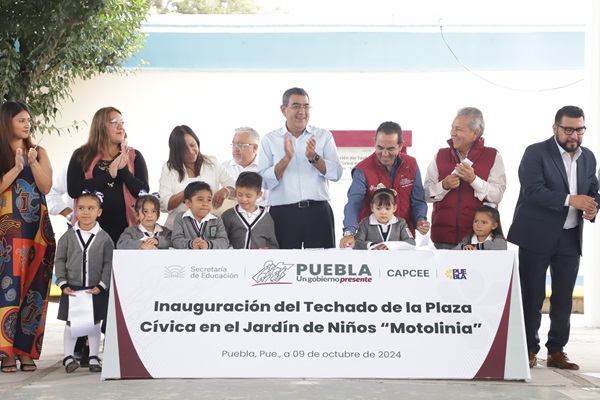 Entrega Gobierno de Puebla techado del BINE y plaza cívica del jardín de niños "Motolinia"