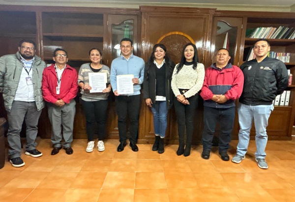 Firma Gobierno de Tlaxcala con municipios convenios para abatir el rezago educativo