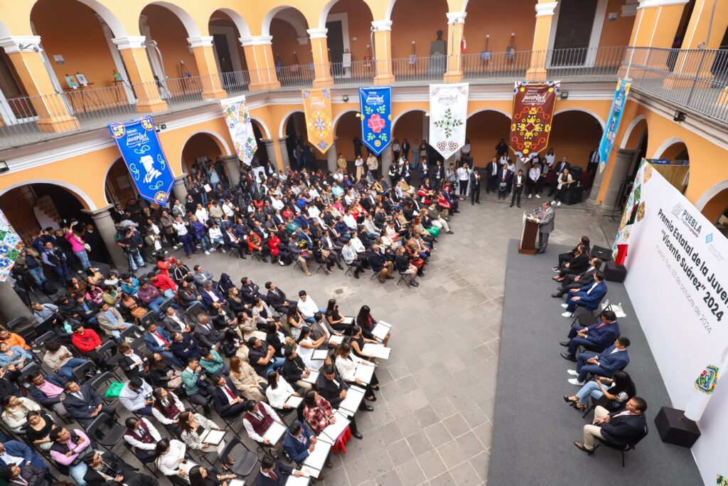 Sergio Salomón entrega Premio Estatal de la Juventud "Vicente Suárez" 2024