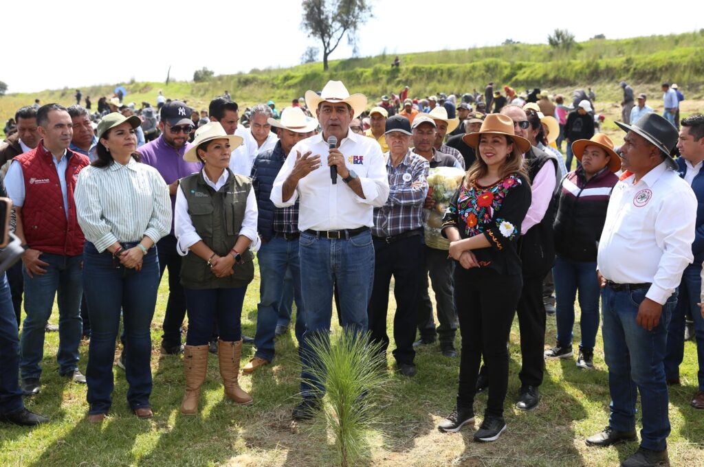 Gobierno de Puebla logra meta de reforestación en Santa Rita Tlahuapan