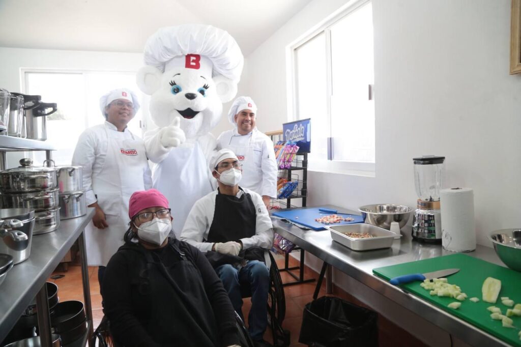 SMDIF Puebla y Bimbo inauguran la escuela culinaria inclusiva