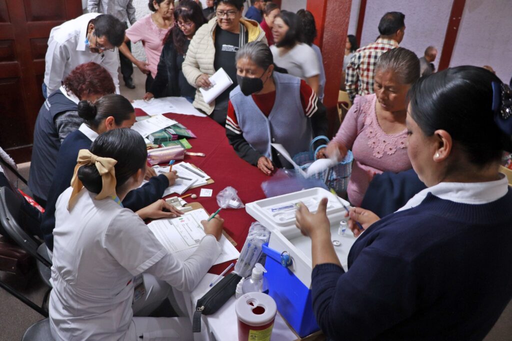 Encabeza Omar Muñoz arranque de jornadas de vacunación contra la influenza y Covid