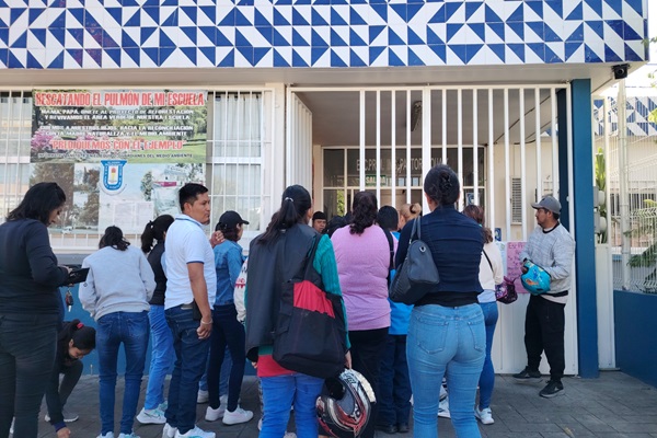 Padres de familia demandan respuestas a caso de acoso en la primaria Ingeniero Pastor Rouaix, de Tehuacán