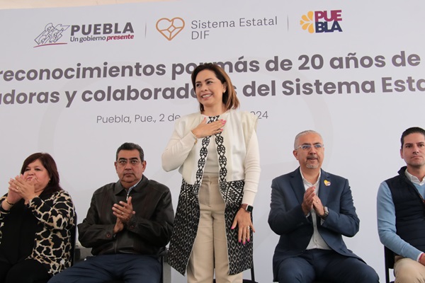 Reconoce SEDIF Puebla trayectoria a 130 colaboradoras y colaboradores