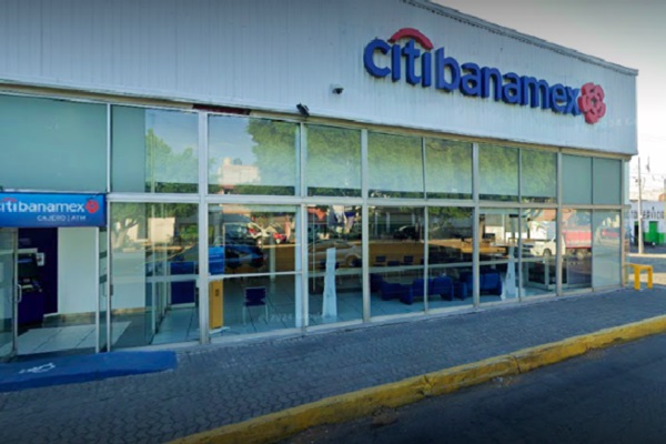 Roban bóveda de sucursal Banamex en Puebla; hampones se habría llevado 3 mdp