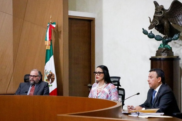 En ambas resoluciones, la Sala Regional del TEPJF dejó sin efectos los Concejos Municipales nombrados por el Congreso de Puebla