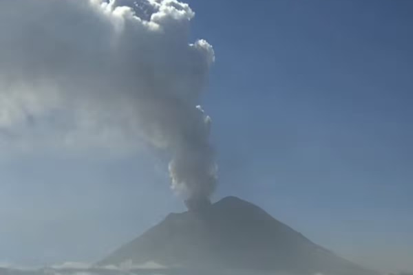 Sergio Salomón descarta suspensión de clases por caída de ceniza del Volcán Popocatépetl 