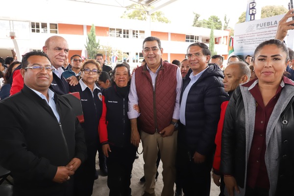 Sergio Salomón entrega apoyos y obras en Chalchicomula de Sesma, Tecamachalco y Mazapiltepec por 131.6 mdp