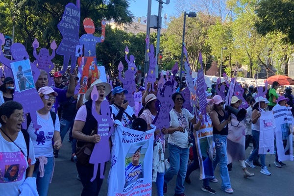 #25N | Colectivos feministas de Tlaxcala marcharon por la Eliminación de la Violencia contra las Mujeres