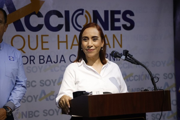 Adriana Dávila visita Puebla y acusa simulación de Comités Directivos Municipales