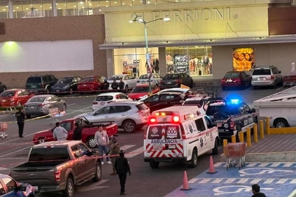 Asesinan a “El Lobo",  presunto líder criminal, en el estacionamiento del centro comercial “Plaza Apizaco"