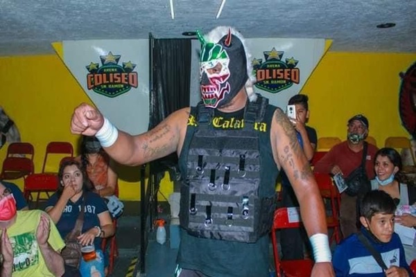 Asesinan a Roy Calavera, luchador poblano, en su local de micheladas de la colonia Popular Coatepec