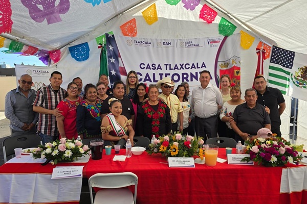 Celebra Dam primer aniversario de casa Tlaxcala California