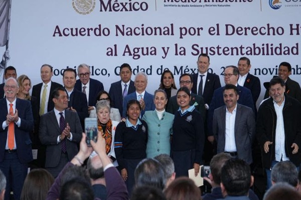 Claudia Sheinbaum, gobernadoras, gobernadores, empresarios, agricultores firman acuerdo por el derecho humano al agua