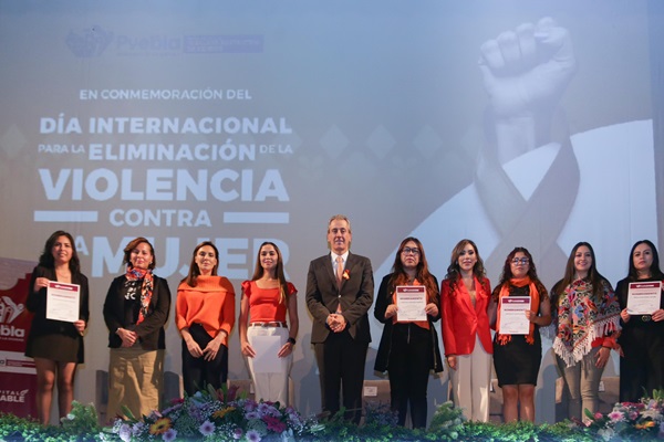 Conmemoran Pepe Chedraui y MariElise el Día Internacional de la Eliminación de la Violencia contra la Mujer