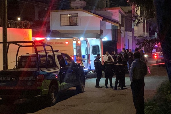 Joven resulta baleado por trata de evitar que su papá fuera asaltado en la colonia Maravillas