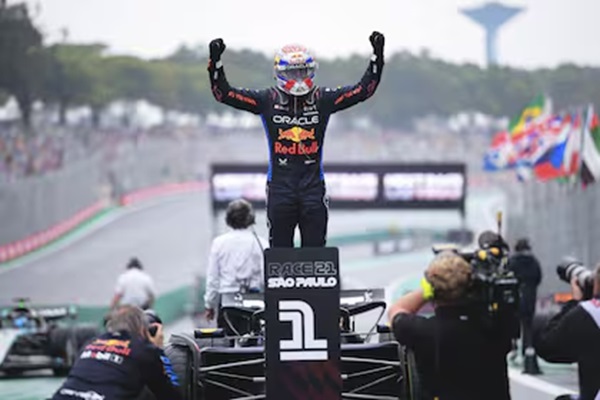 Max Verstappen remonta dese el lugar 17 y gana el Gran Premio de Brasil