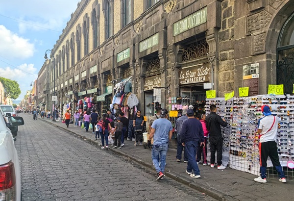 Pide Ayuntamiento de Puebla a comercio popular liberar el tránsito peatonal