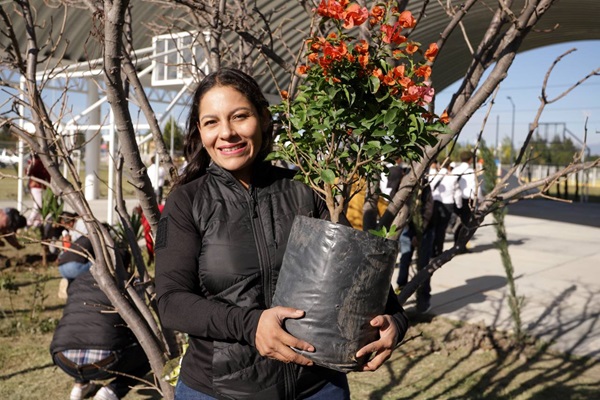 Promueve Lupita Cuautle educación ambiental en las comunidades estudiantiles de San Andrés Cholula