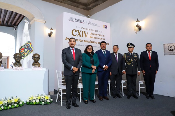 Sergio Salomón preside ceremonia del Aniversario del inicio de la Revolución Mexicana