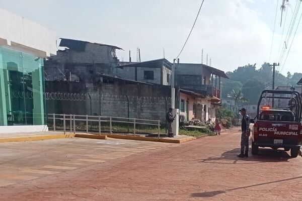 Hombres armados asaltan banco del Bienestar en el municipio de Cuetzalan