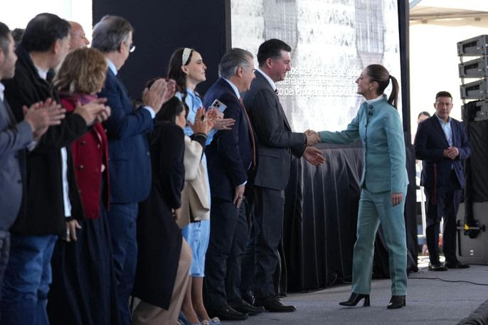 Claudia Sheinbaum, gobernadoras, gobernadores, empresarios, agricultores firman acuerdo por el derecho humano al agua