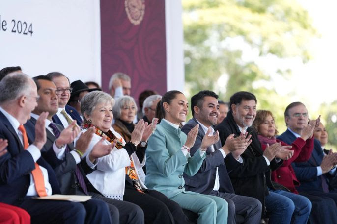 Claudia Sheinbaum, gobernadoras, gobernadores, empresarios, agricultores firman acuerdo por el derecho humano al agua