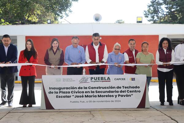 Sergio Salomón inaugura nuevos techados en secundaria y primaria del Centro Escolar “José María Morelos y Pavón”