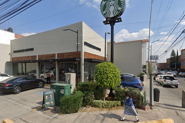 Asaltan Starbucks en la 25 Poniente de Puebla Capital