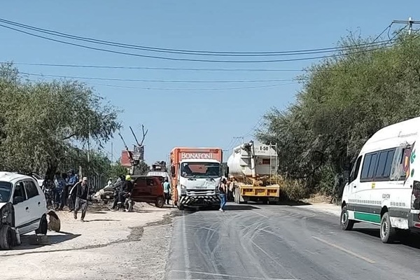 Carambola entre seis vehículos deja lesionados y tráfico intenso en San Gabriel hilac  