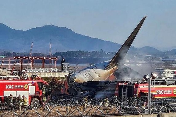 Corea del Sur vive su peor accidente aéreo mueren 179 personas y dos sobreviven