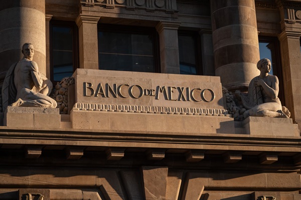 En su última reunión de 2024, Banxico reduce tasa de interés a 10%