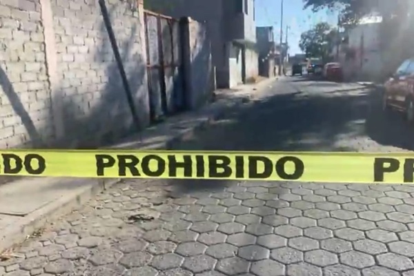 Al lugar llegó una ambulancia de Cruz Roja Tehuacán quien intentó auxiliar al hombre; sin embargo, éste ya no tenía signos vitales