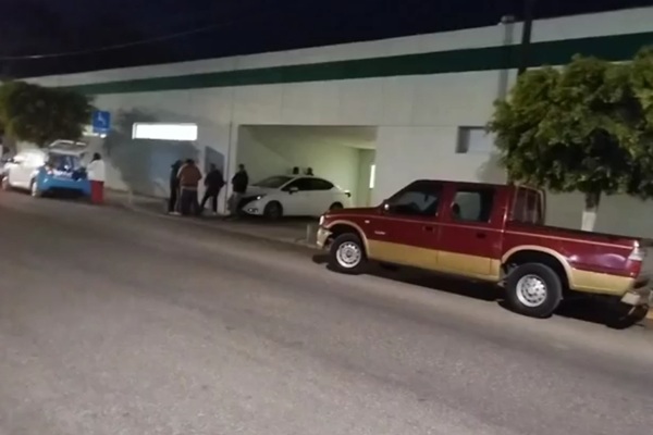 Mujer muere dentro de un taxi de plataforma en Tehuacán