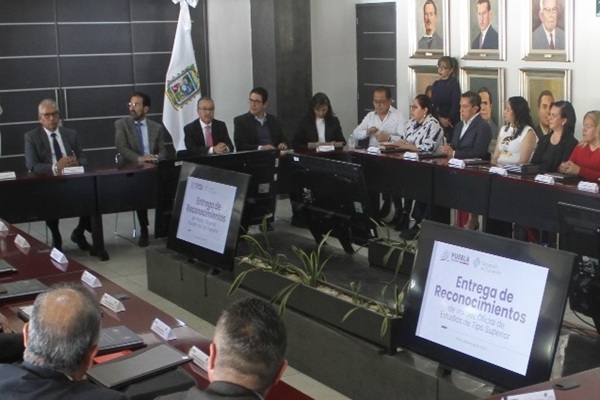 Otorga SEP Puebla 181 reconocimientos de Validez Oficial de Estudios a escuelas de educación superior