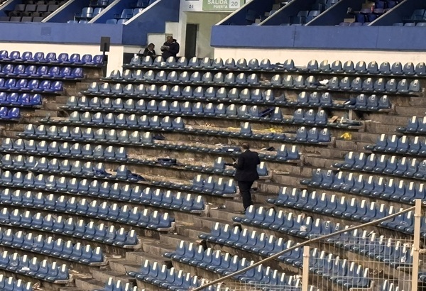 Seguidores de Rayados destrozan butacas del Cuauthémoc tras perder con el América