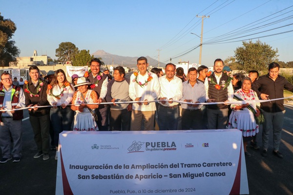 Sergio Salomón entrega ampliación de cuatro carriles del tramo carretero San Sebastián de Aparicio-San Miguel Canoa