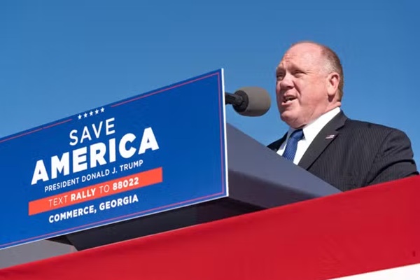 Tom Homan, Zar de la Frontera de Trump, pedirá 100.000 camas para comenzar la desportación masiva