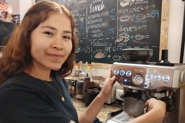 URBANA | Rocío Díaz, la aprendiz de barista y Enfermería que pone en alto a las juventudes