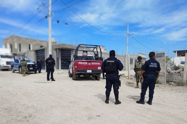 Autoridades catean bodega y clausuran pozo clandestinos de agua en San Lorenzo Teotipilco, Tehuacán