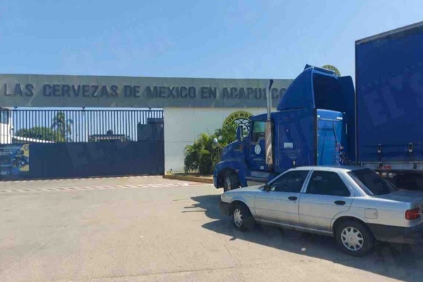 Con operativos de seguridad, reinician los repartos de productos en Acapulco